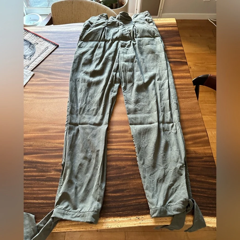 Reformation Avalon Pant - army green